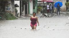 Melissa se acerca a Jamaica como huracán de categoría 5 con vientos de 295 km/h y la amenaza de daños catastróficos